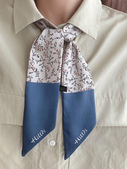 Ditsy Floral Print Elongated Silky Scarf